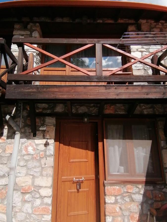 Traditional Stone Cottage In Palio Elatohori Exteriör bild